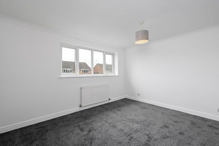 2 bedroom end of terrace house to rent - Photo 2