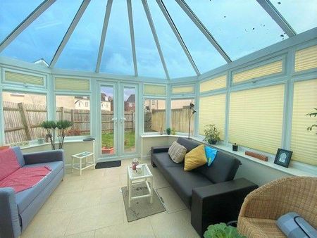 3 bedroom end of terrace house to rent - Photo 3