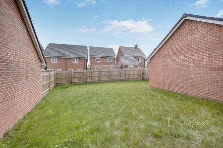 4 bedroom detached house to rent - Photo 5