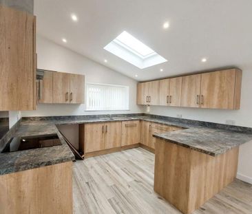 4 bedroom semi-detached house to rent - Photo 6