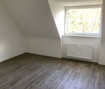 Schöne Wohnung: niedliche 2,5-Zimmer- Dachgeschoss- Wohnung sofort ... - Photo 3