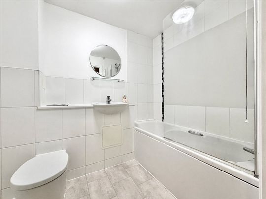 2 Joslin Avenue, London, NW9 - Photo 1