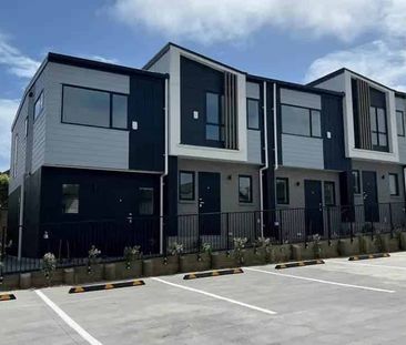 Modern 3 Bedroom Townhouse in Fairview Heights - Photo 4