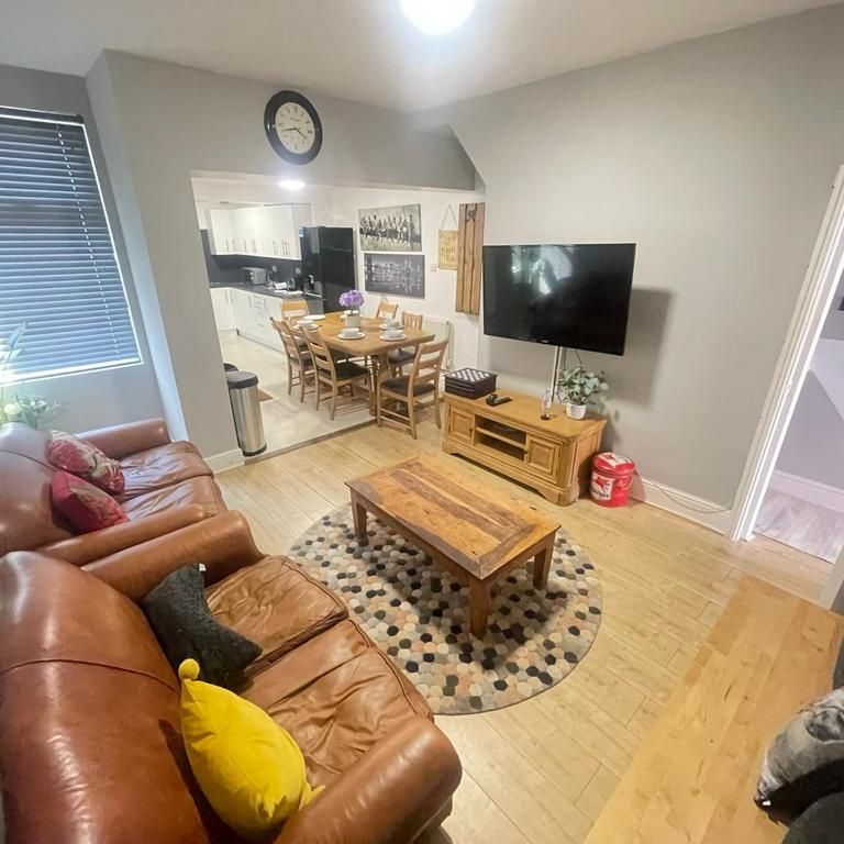 3 bedroom terraced house to rent - Photo 1