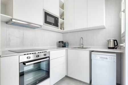 Carrer de Sors, Barcelona, Catalonia 08024 - Photo 4