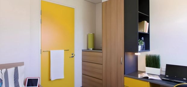 5 Bedroom Apartment - Photo 1