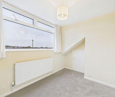 4 bedroom detached house to rent - Photo 3