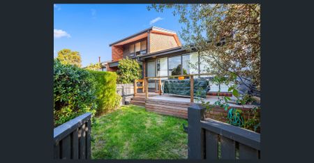 Stylish, Light-Filled Two-Bedroom Unit – Walk to Mt Eliza Village - Photo 2