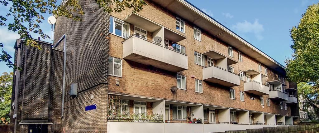 3 bedroom flat to rent - Photo 1