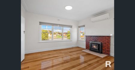 Renovated Home in Central Devonport - Photo 2