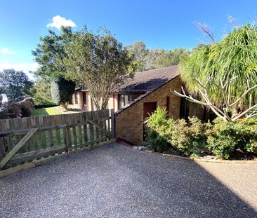 CHARMING 3 BEDROOM FAMILY HOME - Photo 3