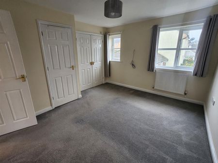 Listers Place, Cinderford - Photo 4