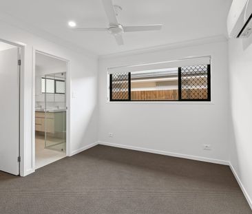 Stunning Family Home in Logan Reserve - Photo 4