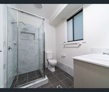 Stunning single-storey family residence - Photo 5