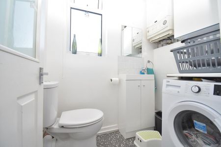 2 bedroom terraced house to rent - Photo 5