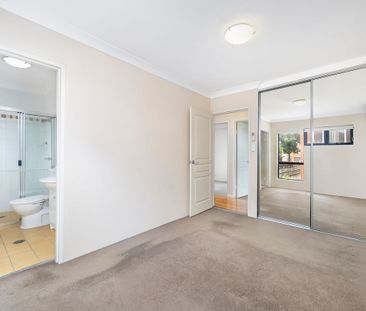 Spacious Three Bedroom Townhouse In Marrickville - Photo 3