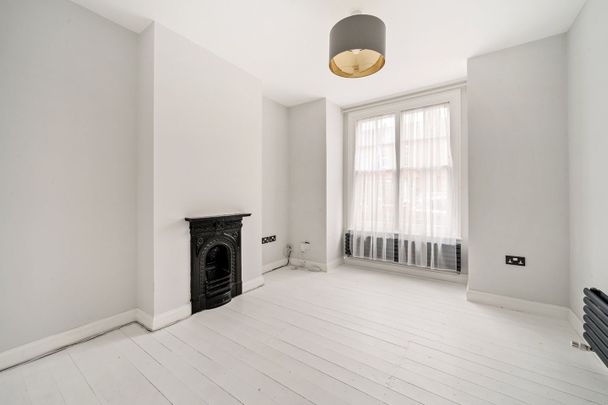 2 Bed End Terrace, Farrant Avenue, N22 - Photo 1