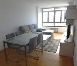 Piso de alquiler en Cimadevilla - Foto 1