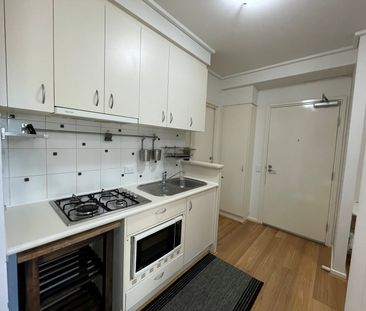 6020/570 Lygon Street, Carlton VIC 3053 - Photo 6