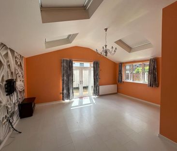 3 bedroom semi-detached house to rent - Photo 1