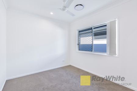 3 Spring Lane, Helensvale QLD 4212 - House For Rent - $1,000 | Domain - Photo 4