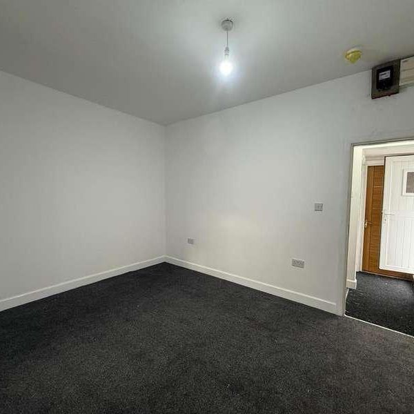 Winter Hey Lane, Horwich, BL6 - Photo 1