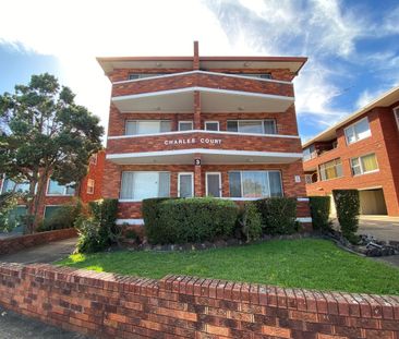 Refreshed Two Bedroom Unit In Central Location !! - Photo 5