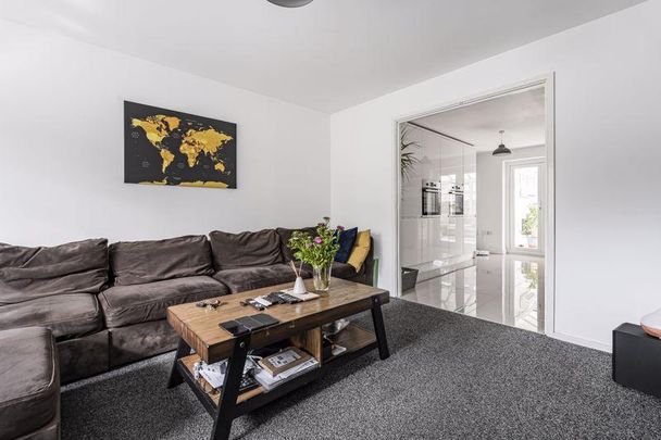4 bedroom semi-detached house to rent - Photo 1