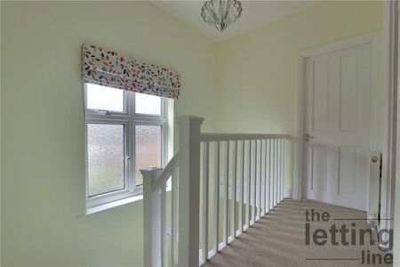 Myrtle Grove, Enfield, Middlesex, EN2 0DZ - Photo 5