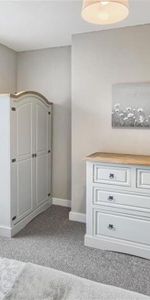 Room 6, 157 University Street, Belfast, BT7 1HR - Photo 3