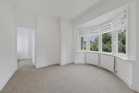 5 bedroom detached house to rent - Photo 2