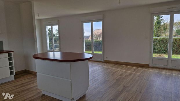 Pavillon de plain pied comprenant cuisine aménagée et équipée ouverte sur séjour lumineux, deux... - Photo 1