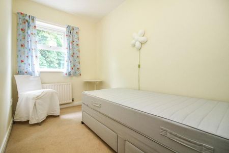 4 bedroom terraced house to rent - Photo 2