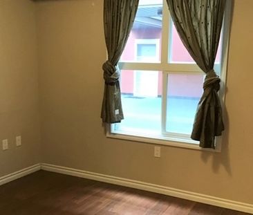 Beautiful 1 Bed Condo In Downtown Edmonton | Parking + Laundry - Photo 6
