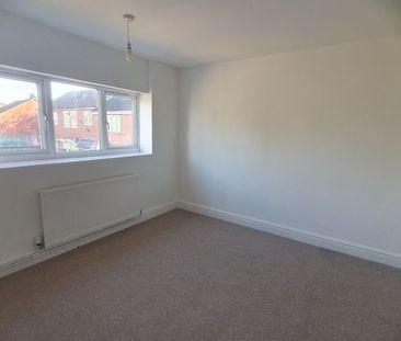 Queens Way, Atherstone - Photo 1