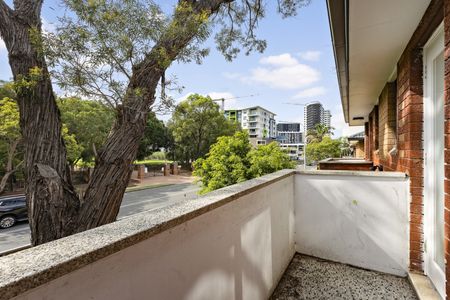 Renovated Unit With Park-Side Views - Photo 4