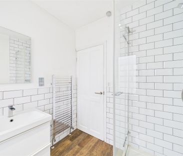 2 bedroom Semi-detached house to rent - Photo 1