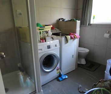 Single level brick and tile sunny unit - Photo 1