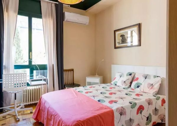 Calle de Rafael Salgado, Madrid, Community of Madrid 28036