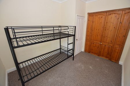 2 Bedroom Semi-Detached House - Photo 2