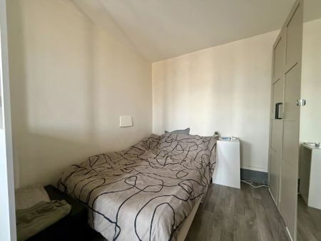 Location Appartement 1 pièce 30m² ST ETIENNE 42000 - Photo 3