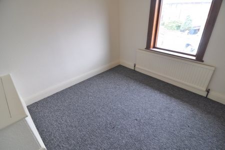 3 bed Semi-Detached - To Let - Photo 3