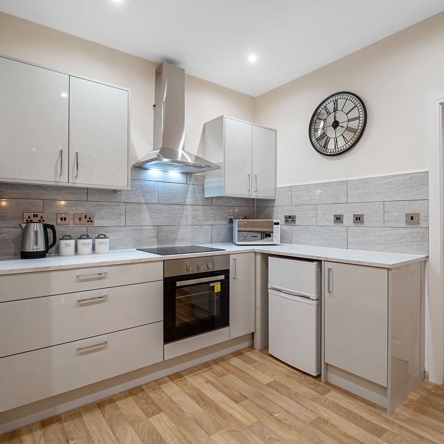 The 'It's Bigger On The Inside' Property Studio 1 - Photo 1