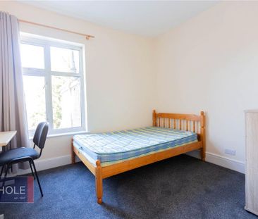 6 bedroom terraced house to rent - Photo 4