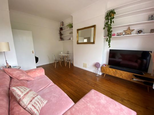 2 Bed Flat, West Bank, N16 - Photo 1