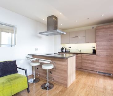 2 Bed Flat, Panoramic Tower, E14 - Photo 4