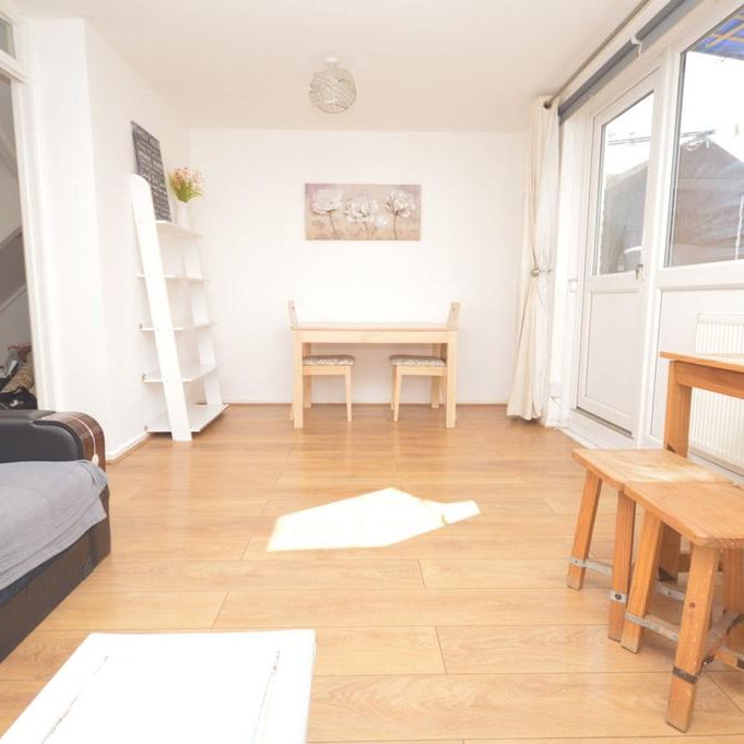 3 bedroom maisonette to rent - Photo 1