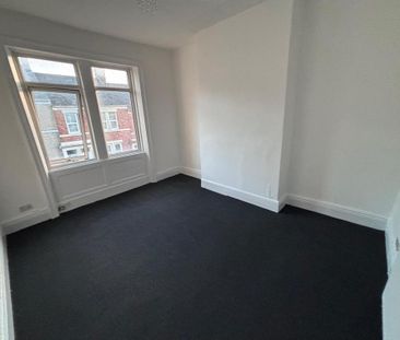 3 bedroom flat to rent - Photo 1