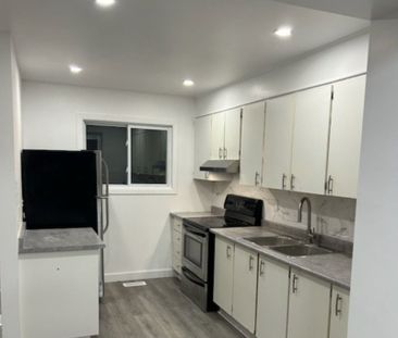 For Lease - 2799 Pimlico Crescent, Blossom Park - Airport and Area,... - Photo 2