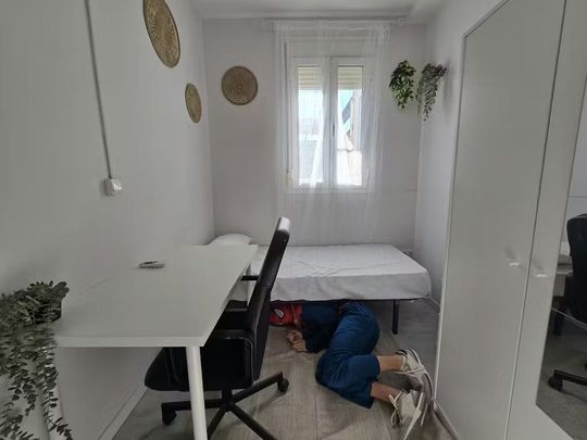 Calle Redes, Sevilla, Andalusia 41002 - Photo 1